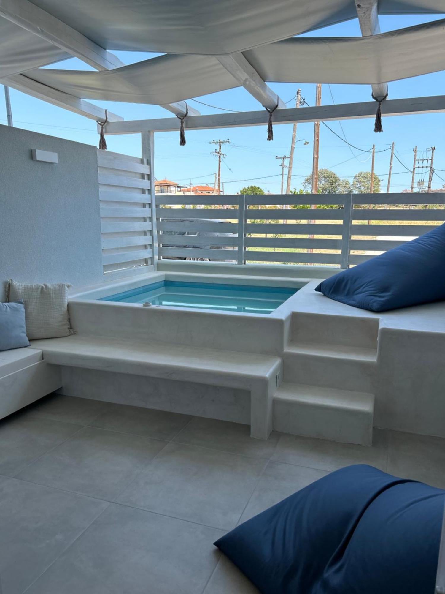 Calliopes By The Sea Boutique Suites Paralia Dionysiou Exterior photo