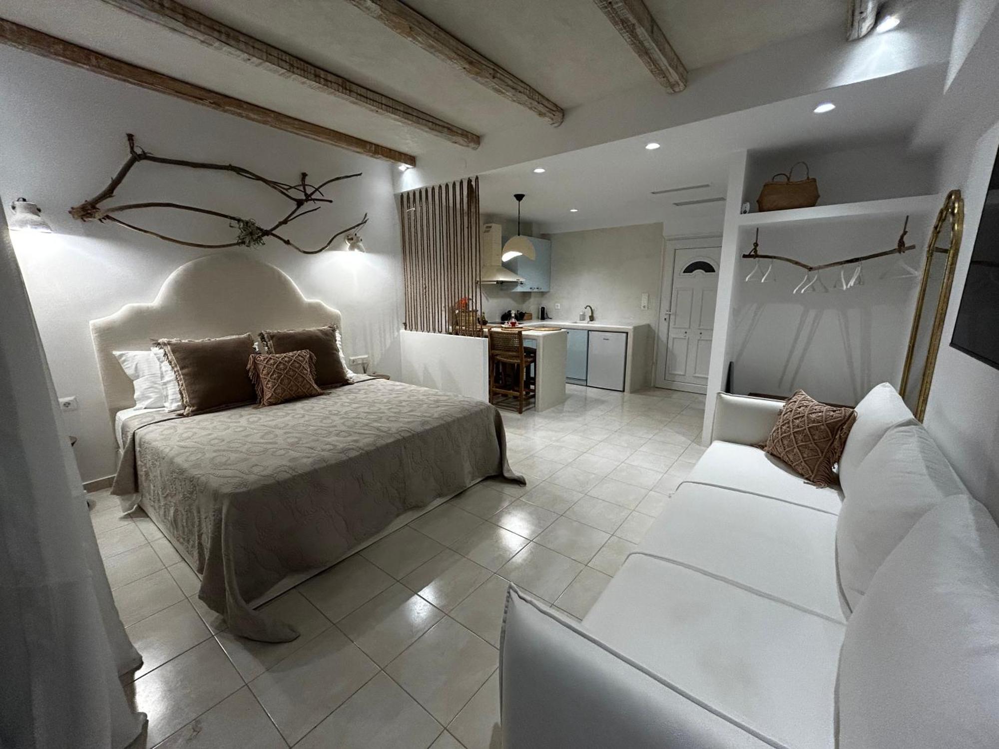 Calliopes By The Sea Boutique Suites Paralia Dionysiou Exterior photo